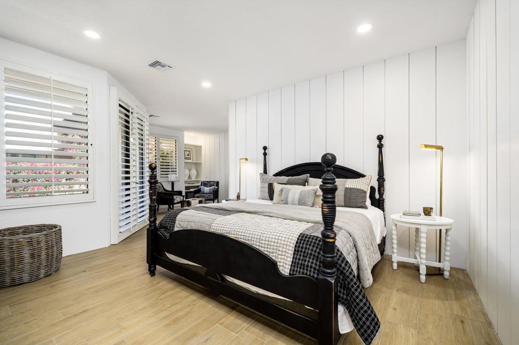 76970 Avenida Fernando