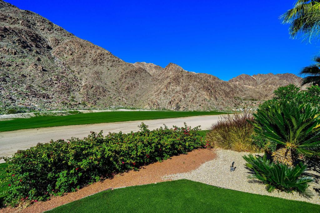 76970 Avenida Fernando