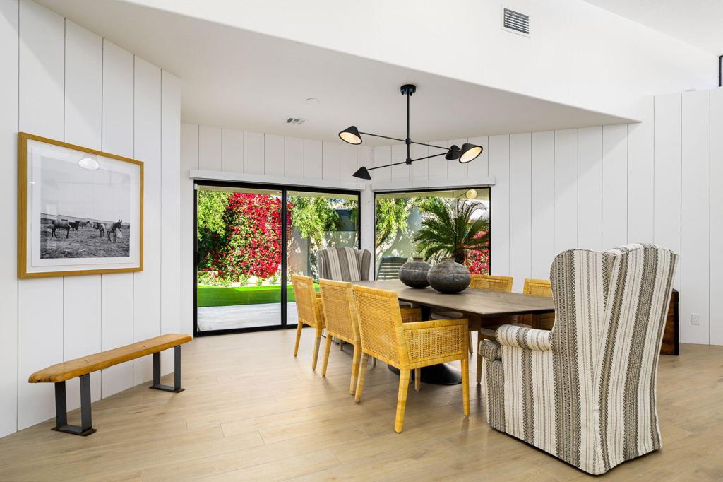 76970 Avenida Fernando