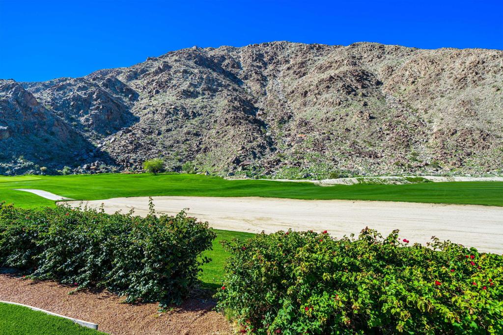 76970 Avenida Fernando