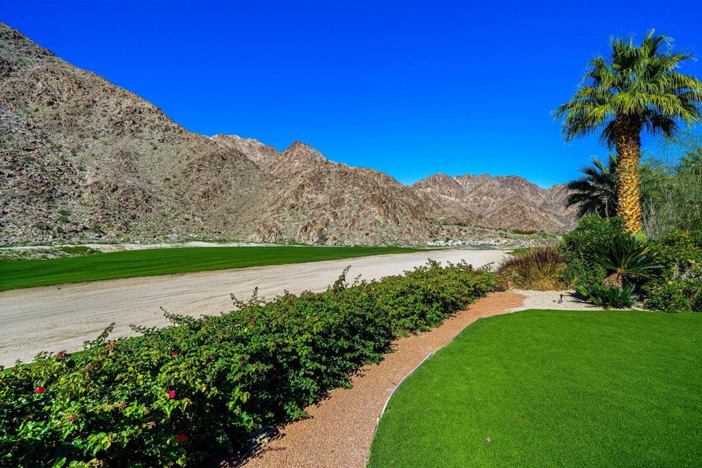 76970 Avenida Fernando