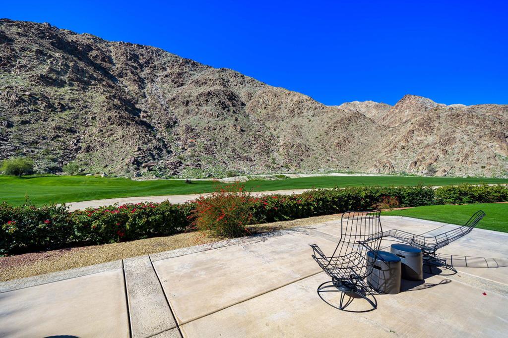 76970 Avenida Fernando