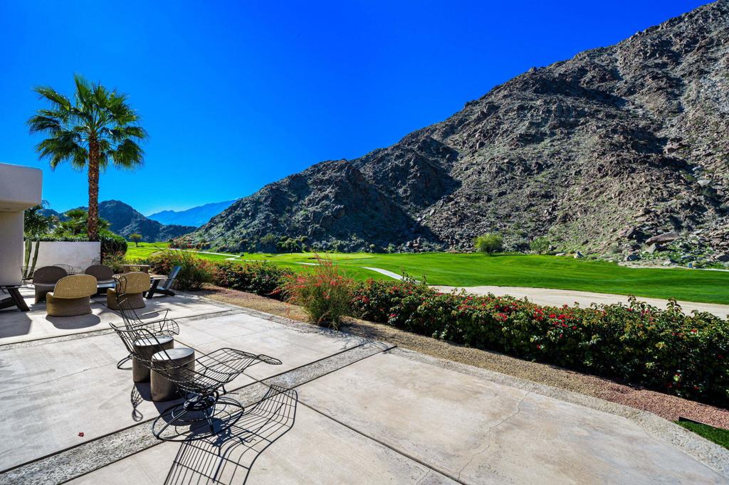 76970 Avenida Fernando