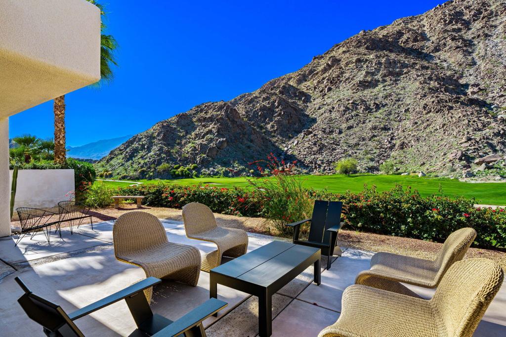 76970 Avenida Fernando