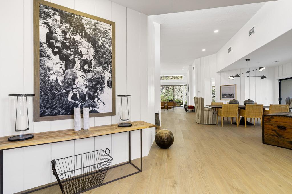 76970 Avenida Fernando