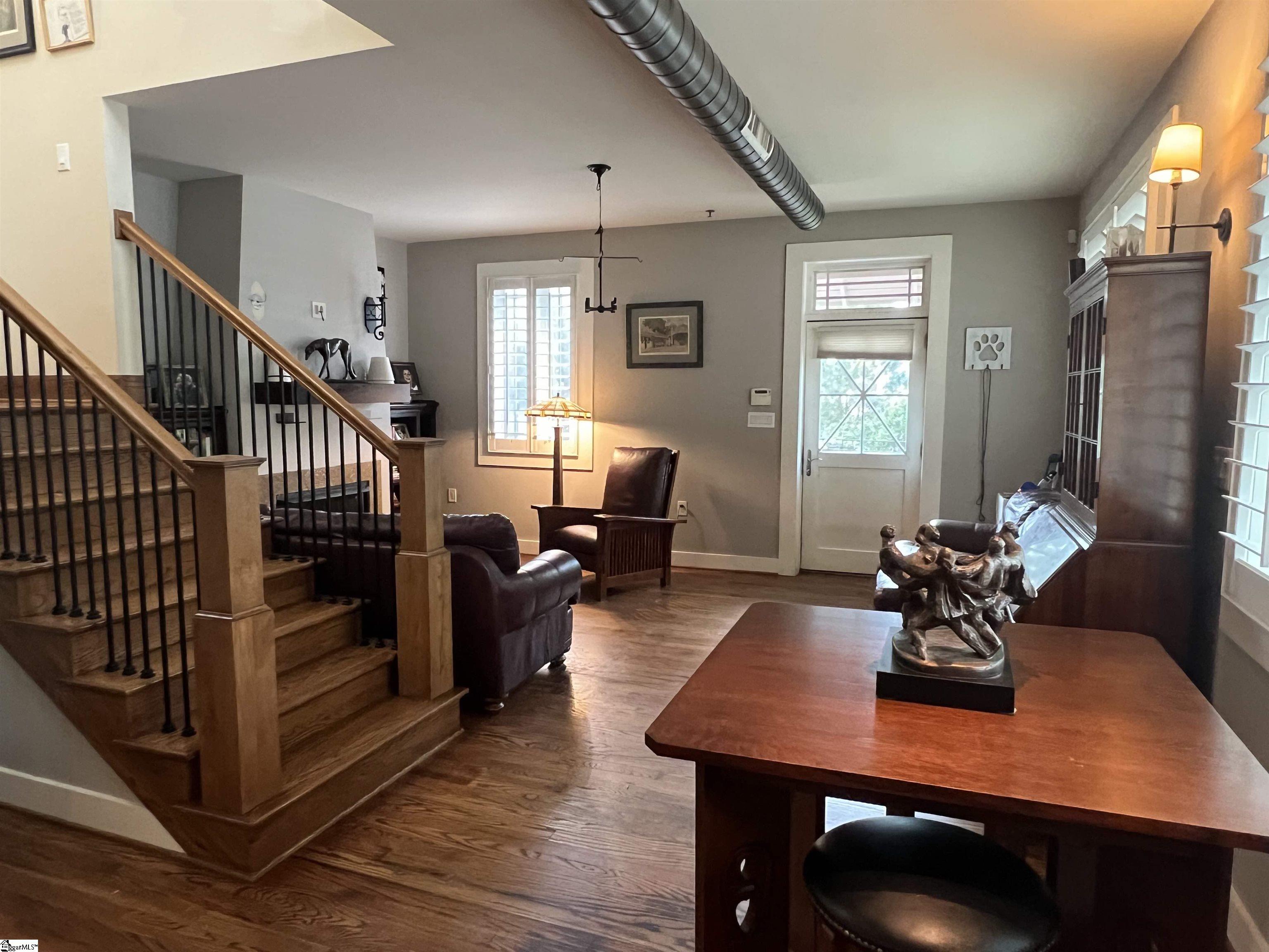 325 Hampton Avenue Unit 107 Unit: Unit #107