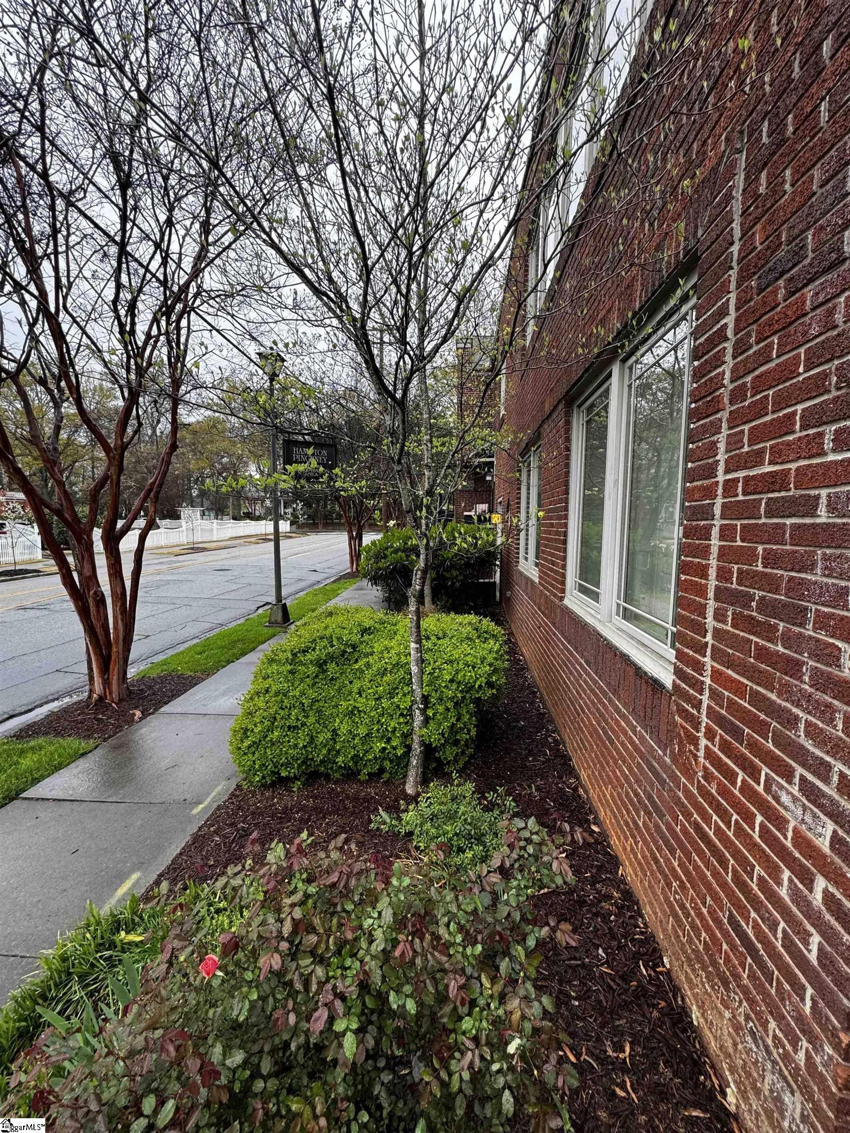 325 Hampton Avenue Unit 107 Unit: Unit #107