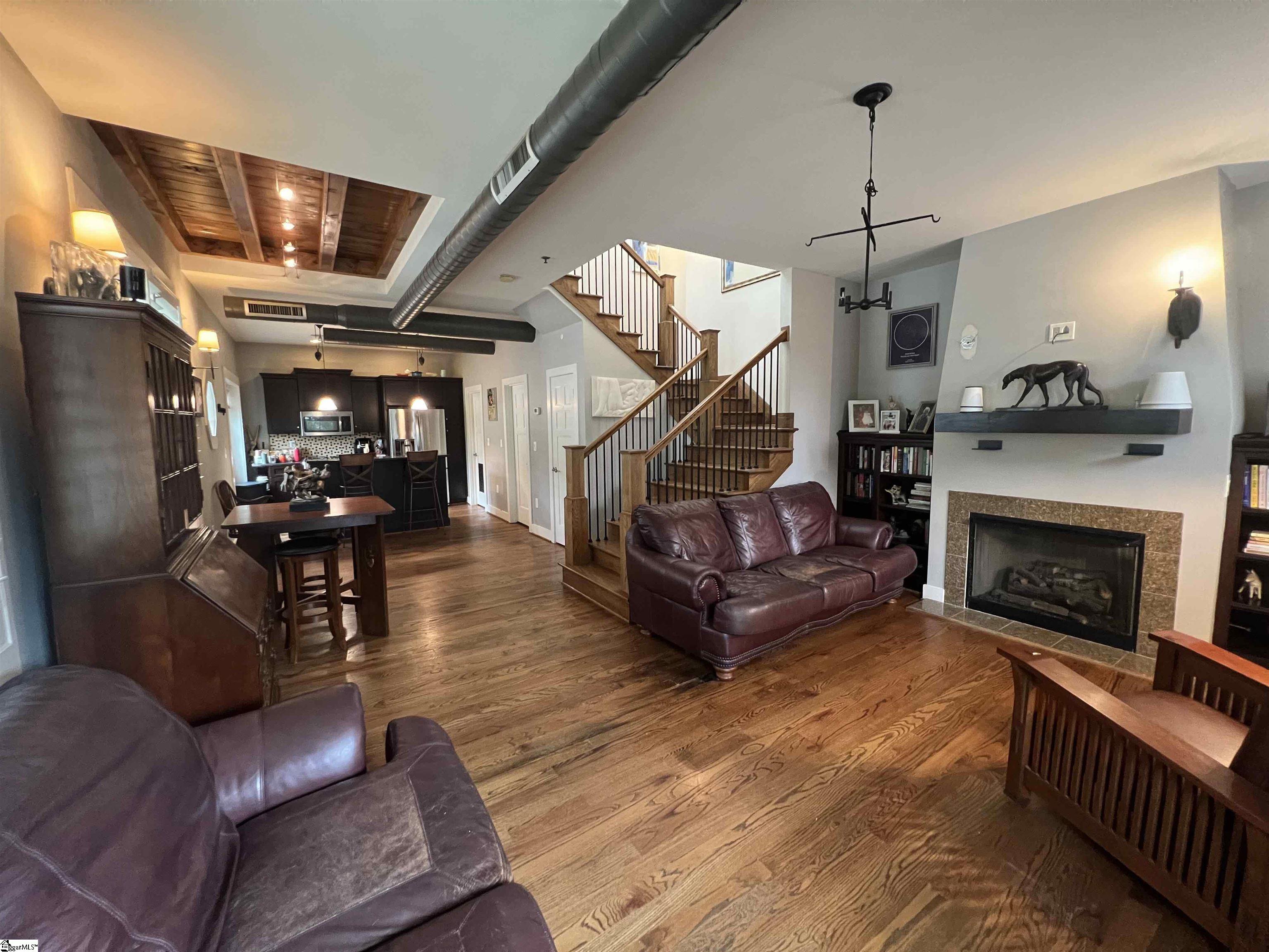 325 Hampton Avenue Unit 107 Unit: Unit #107