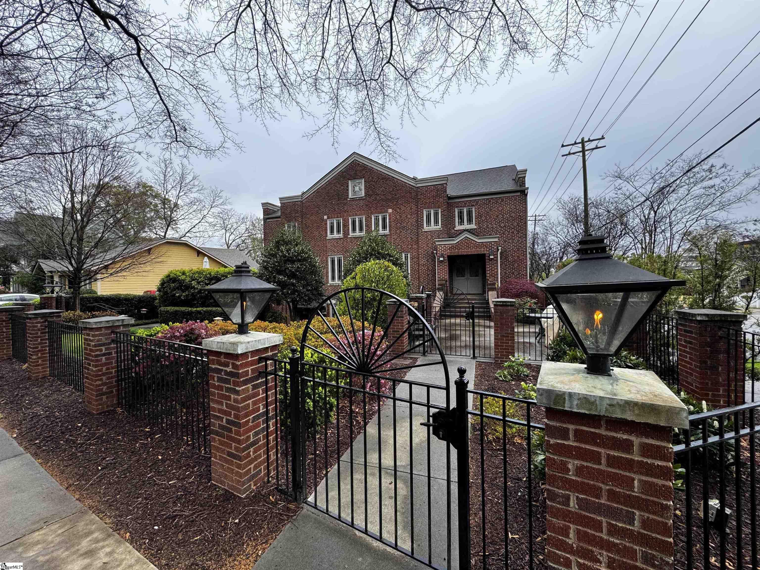 325 Hampton Avenue Unit 107 Unit: Unit #107