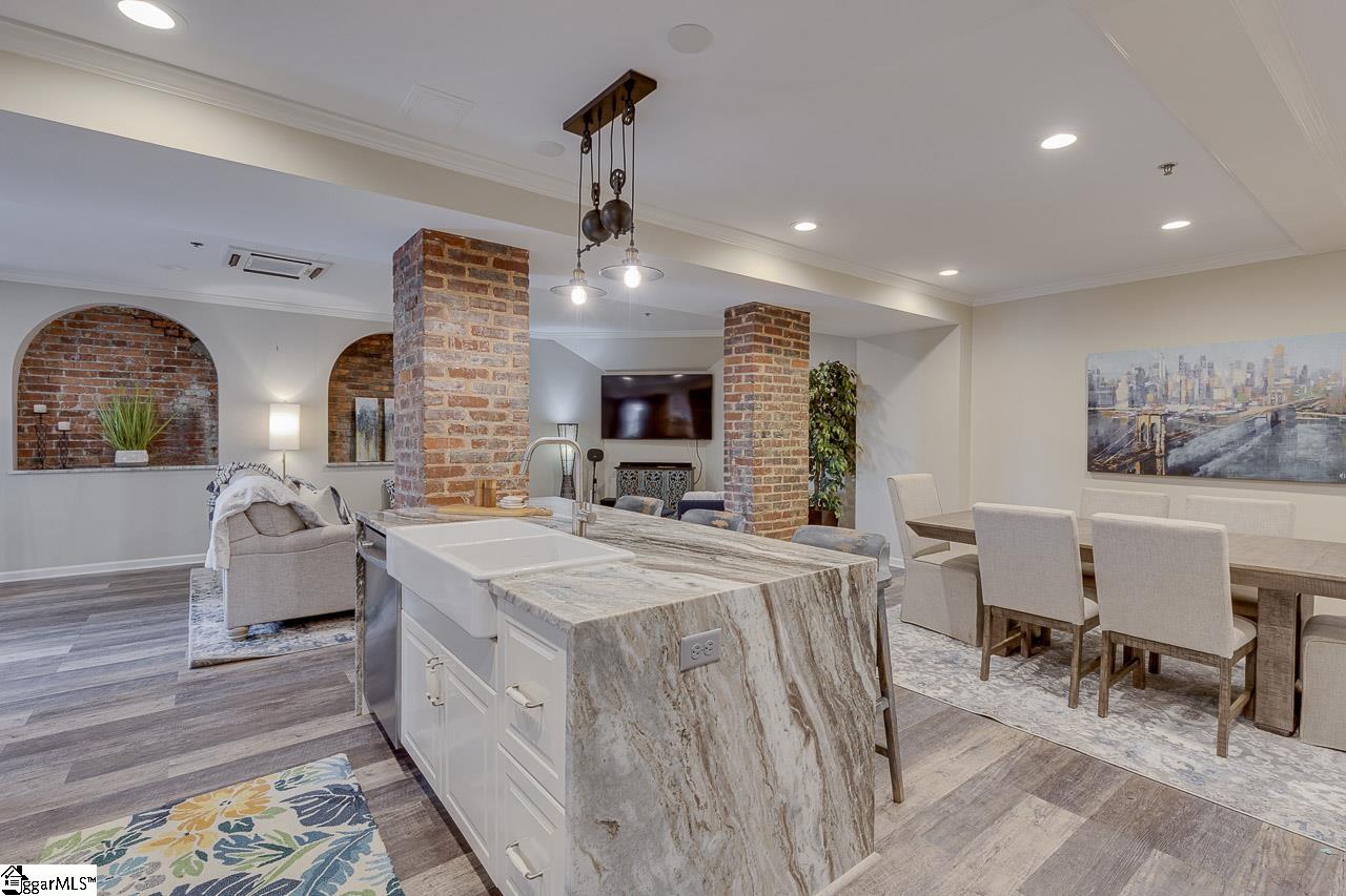 400 E Washington Street Unit 26