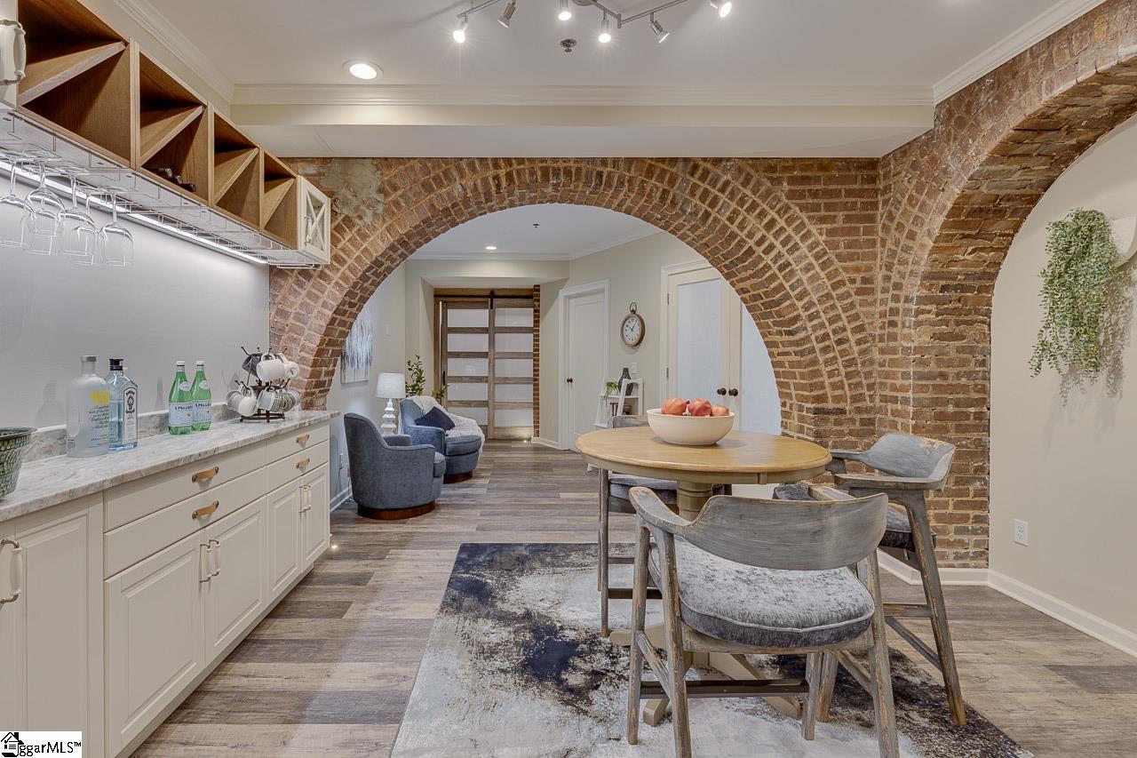 400 E Washington Street Unit 26