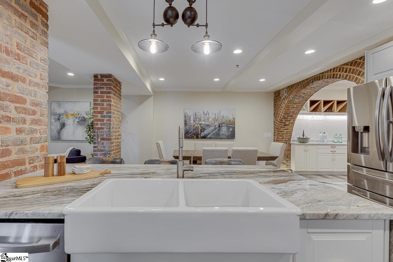 400 E Washington Street Unit 26