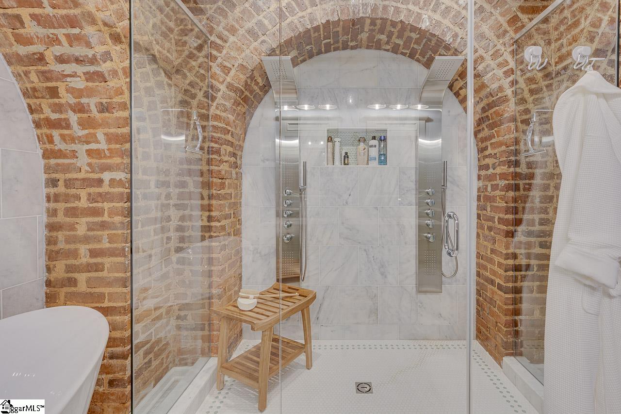 400 E Washington Street Unit 26