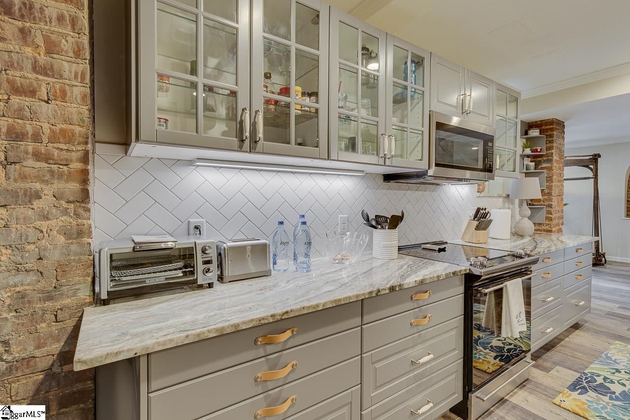 400 E Washington Street Unit 26