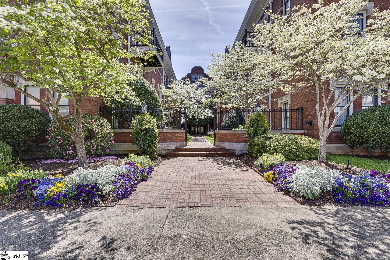 400 E Washington Street Unit 26