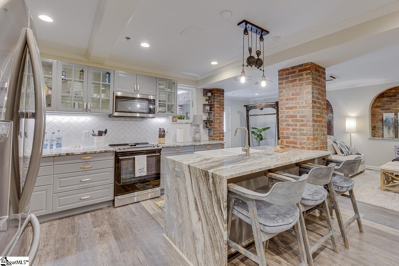 400 E Washington Street Unit 26