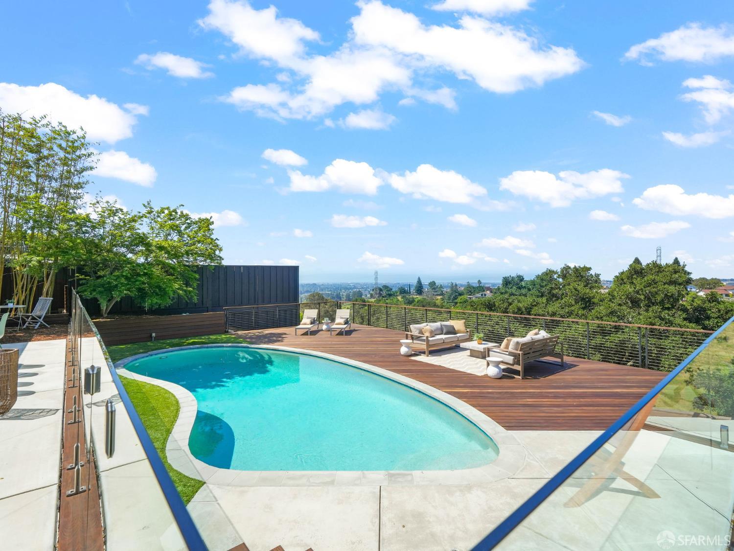 5664 Greenridge Road