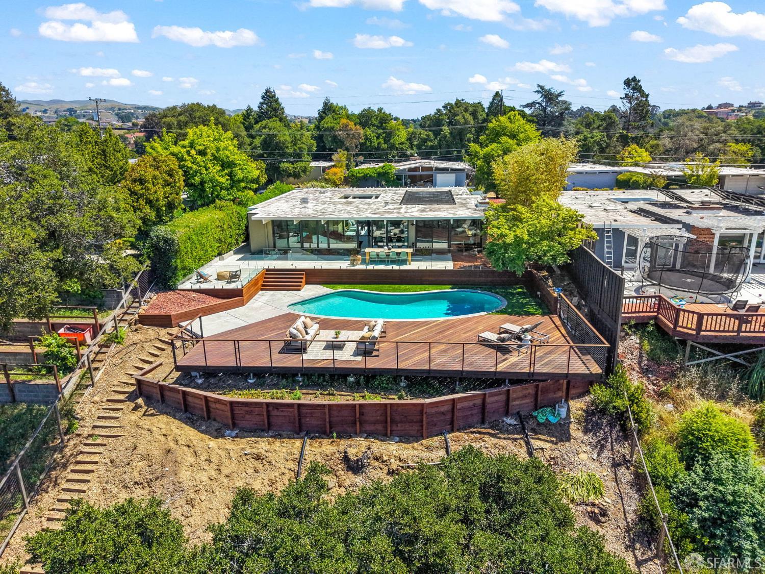 5664 Greenridge Road