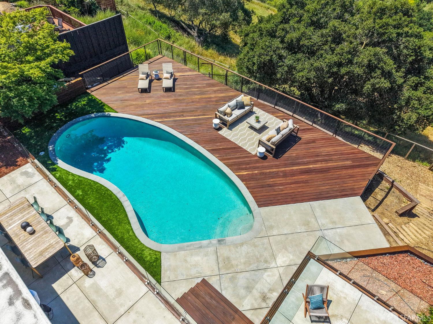 5664 Greenridge Road