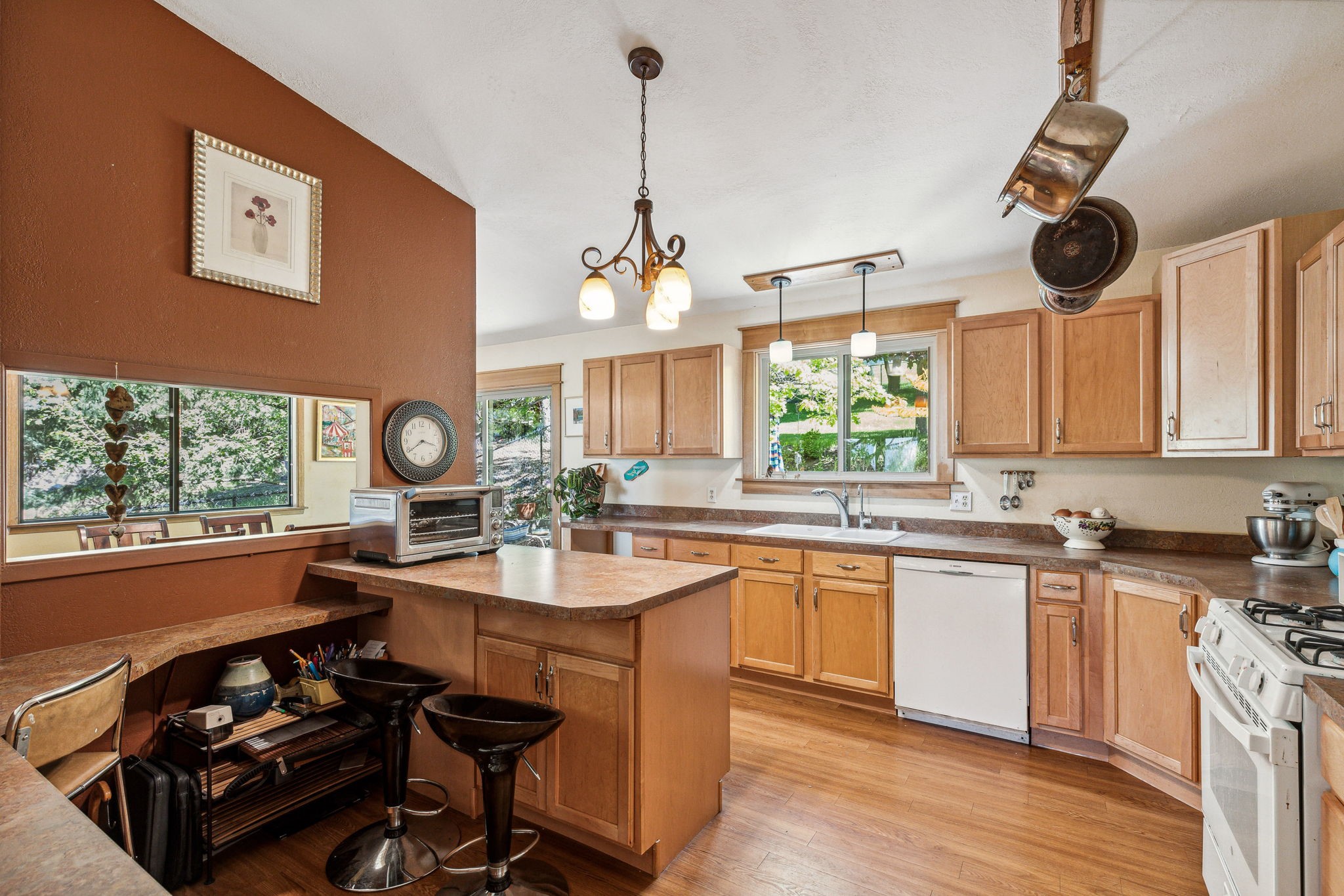 402 Westview Drive