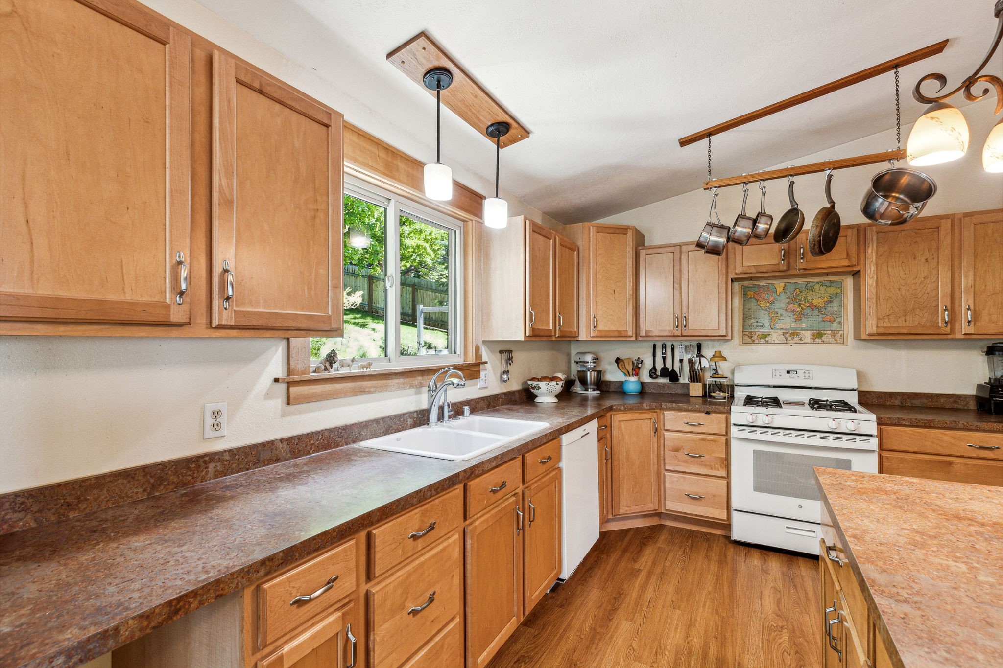 402 Westview Drive