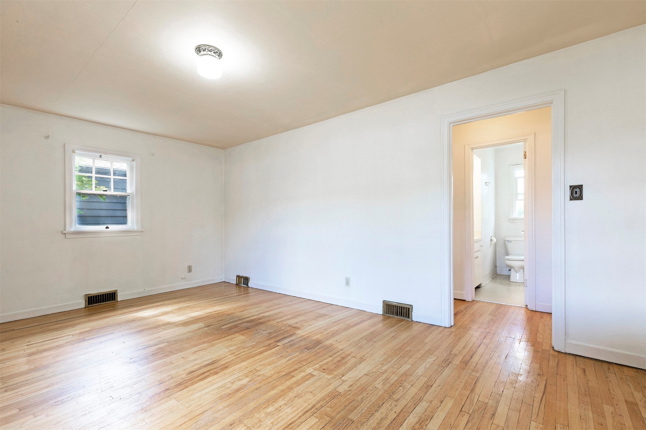 120 South Avenue E