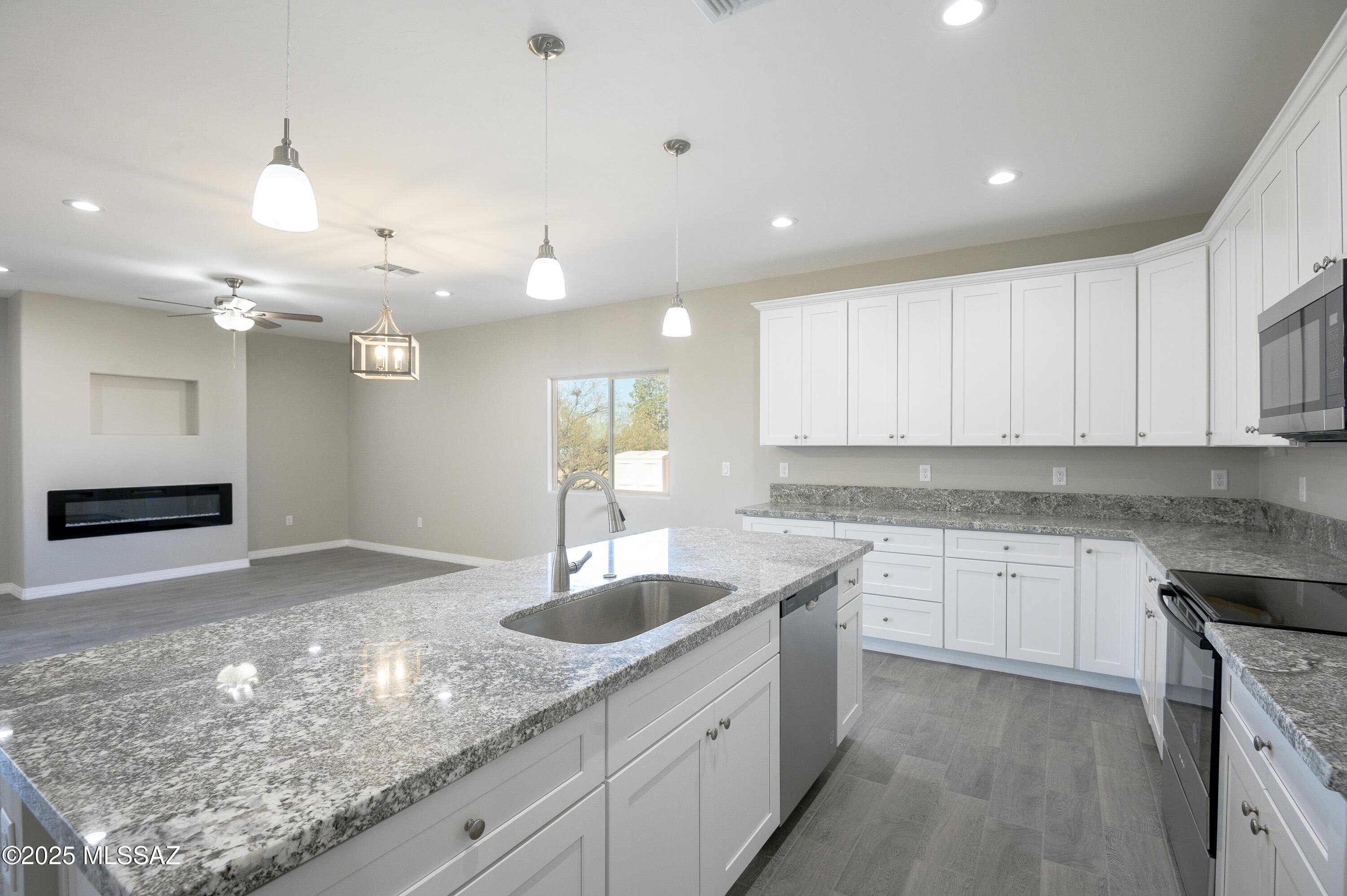 172 S Charleston Avenue