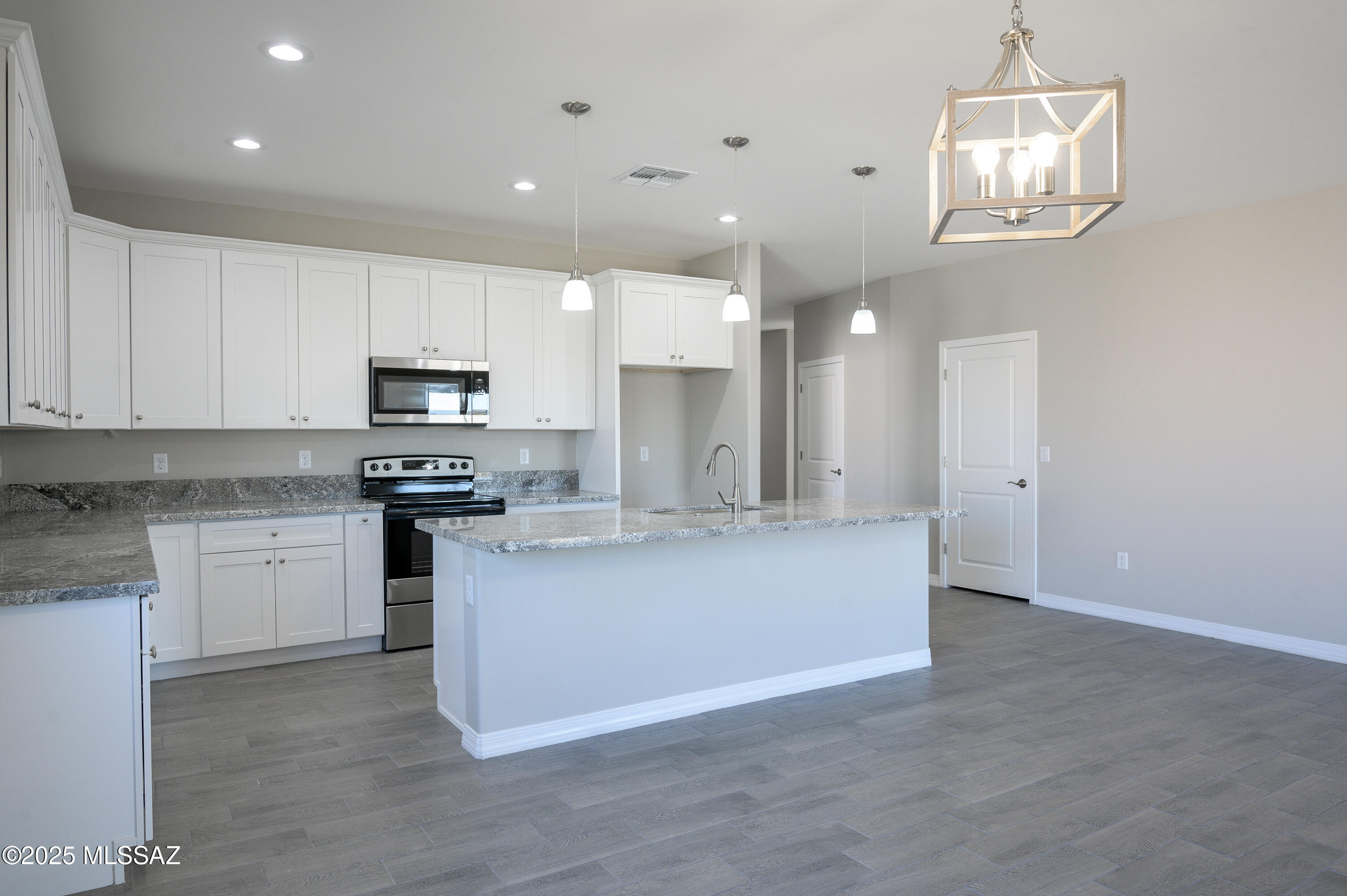 172 S Charleston Avenue