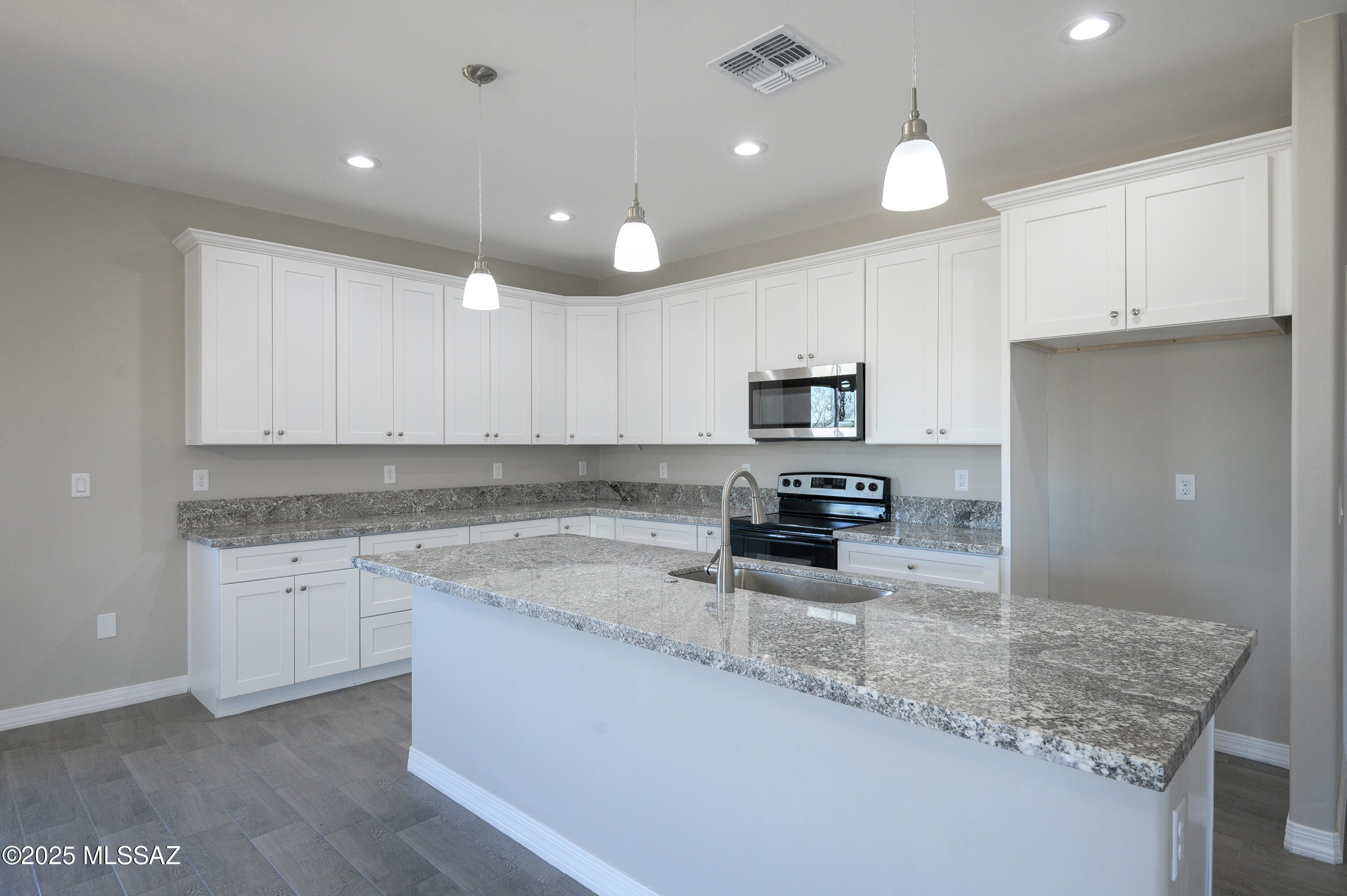 172 S Charleston Avenue