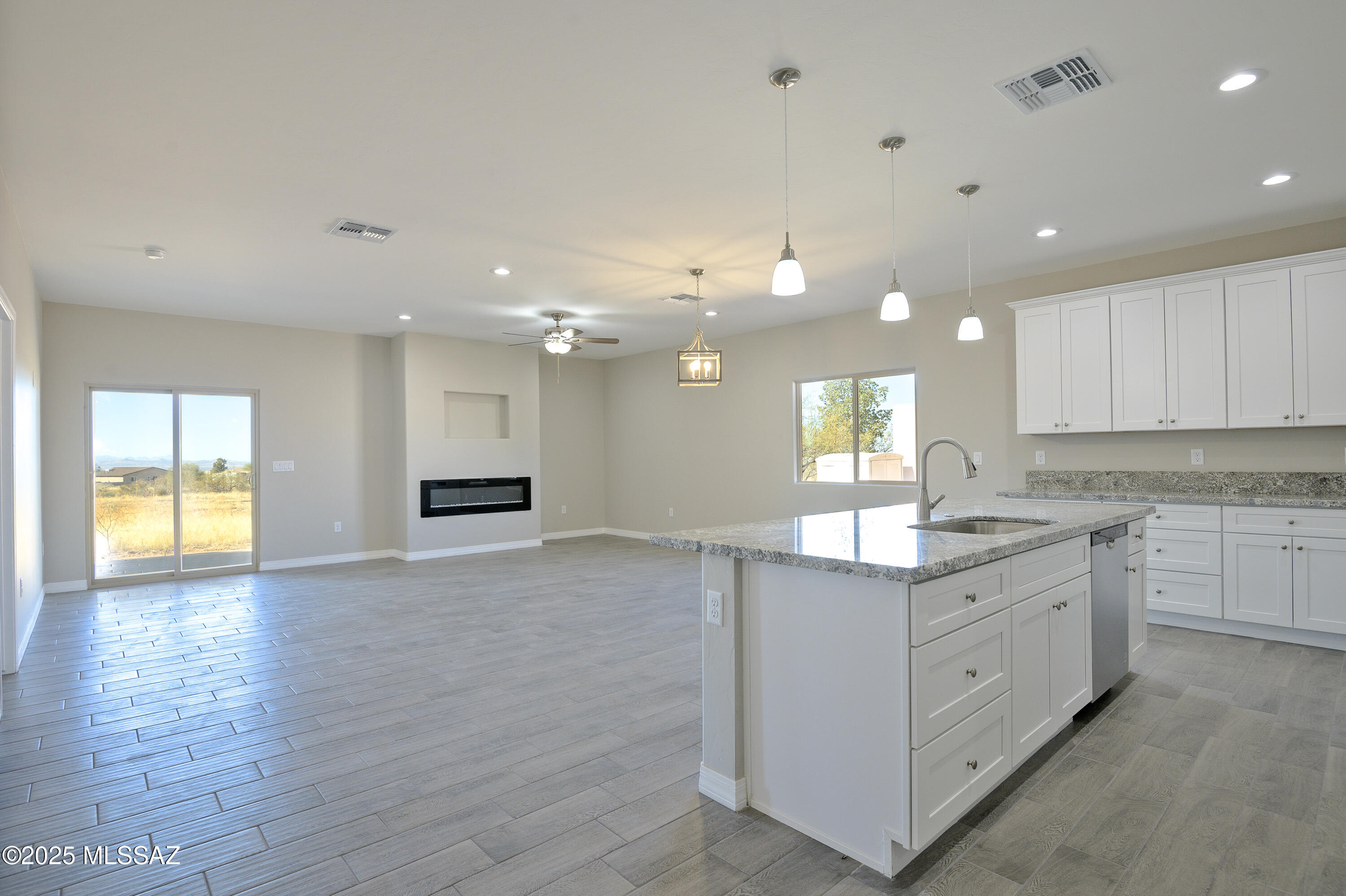 172 S Charleston Avenue