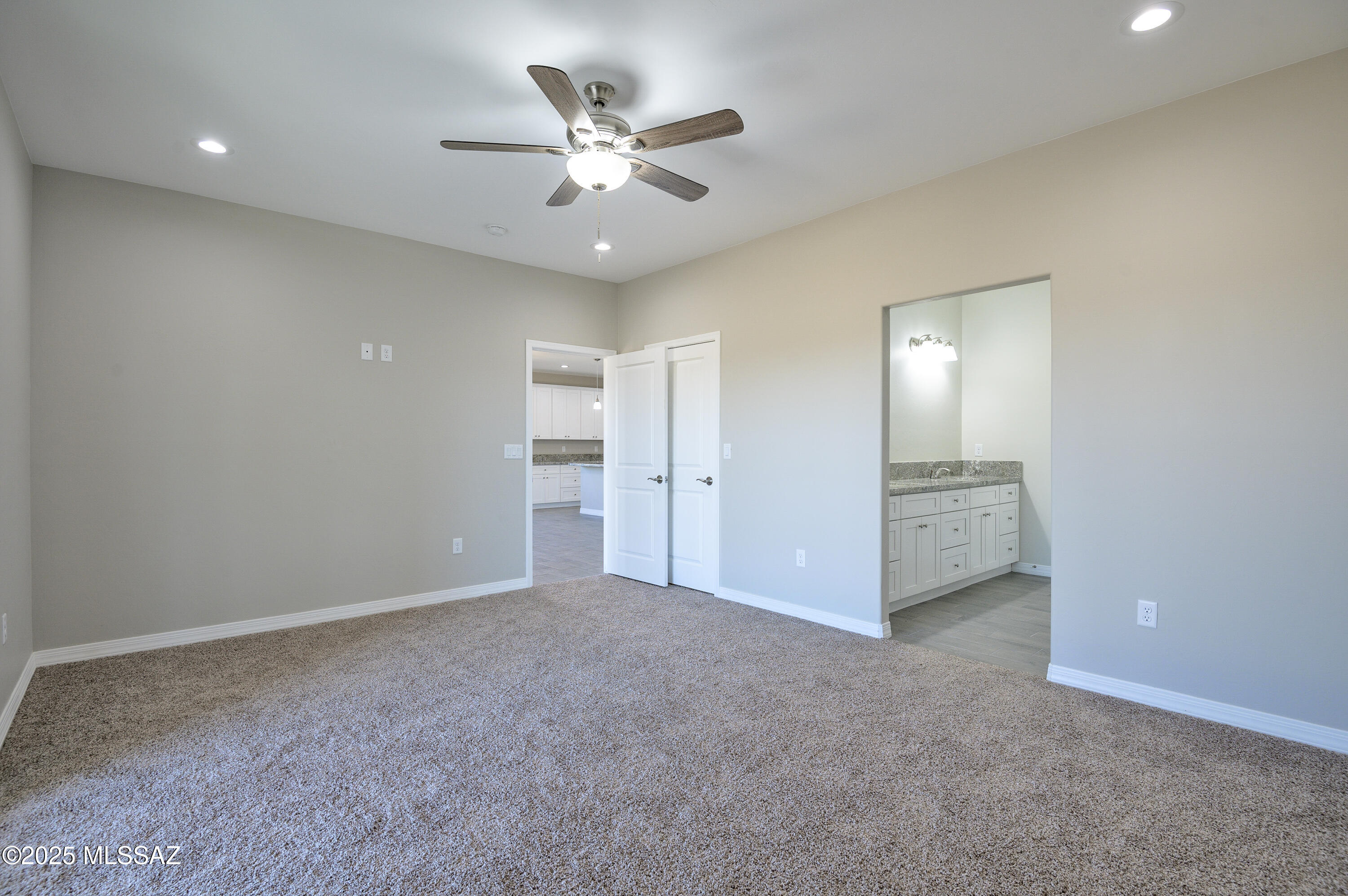 172 S Charleston Avenue