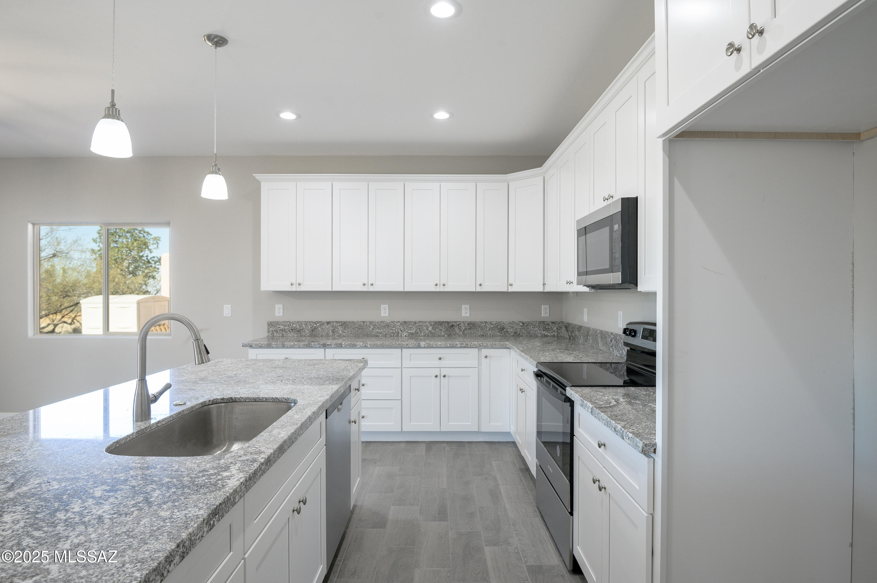 172 S Charleston Avenue