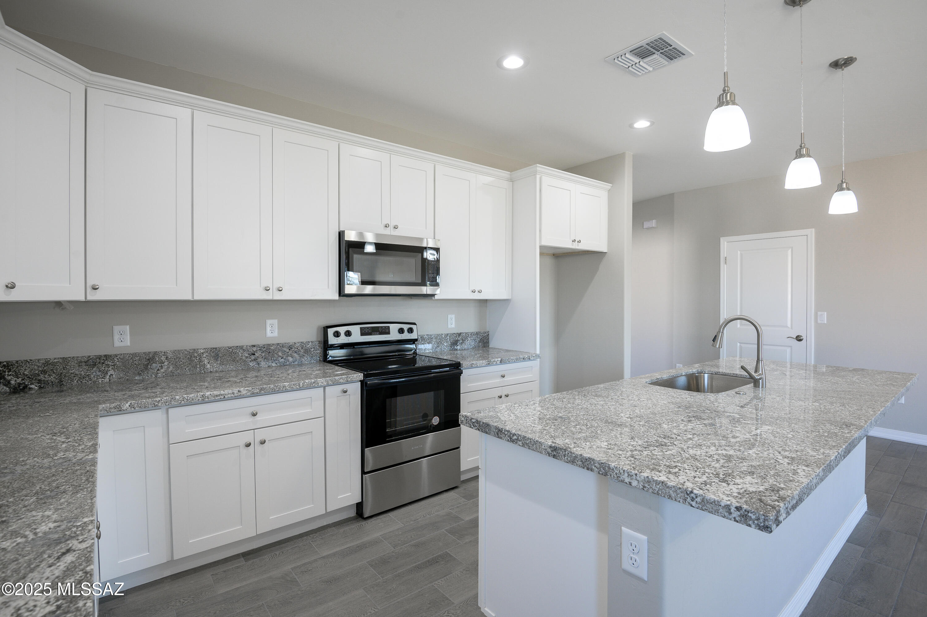 172 S Charleston Avenue