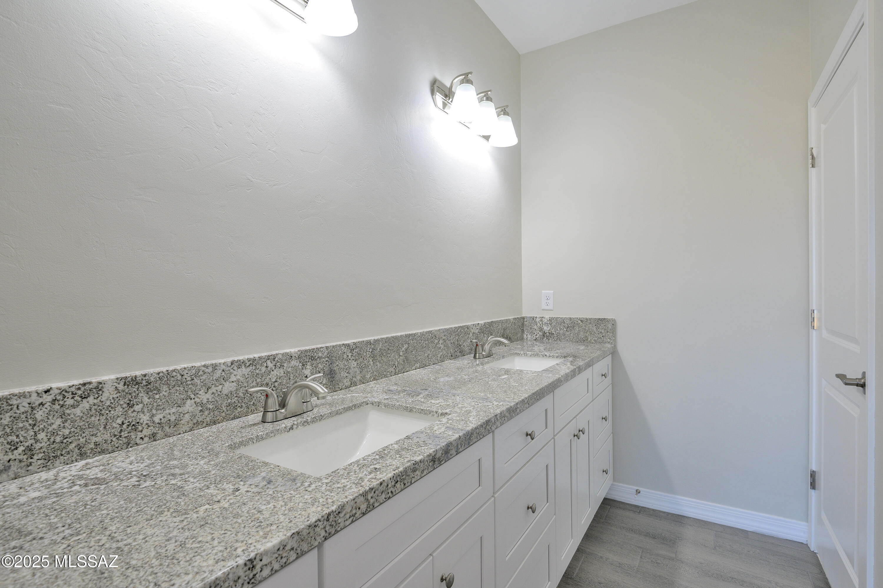 172 S Charleston Avenue