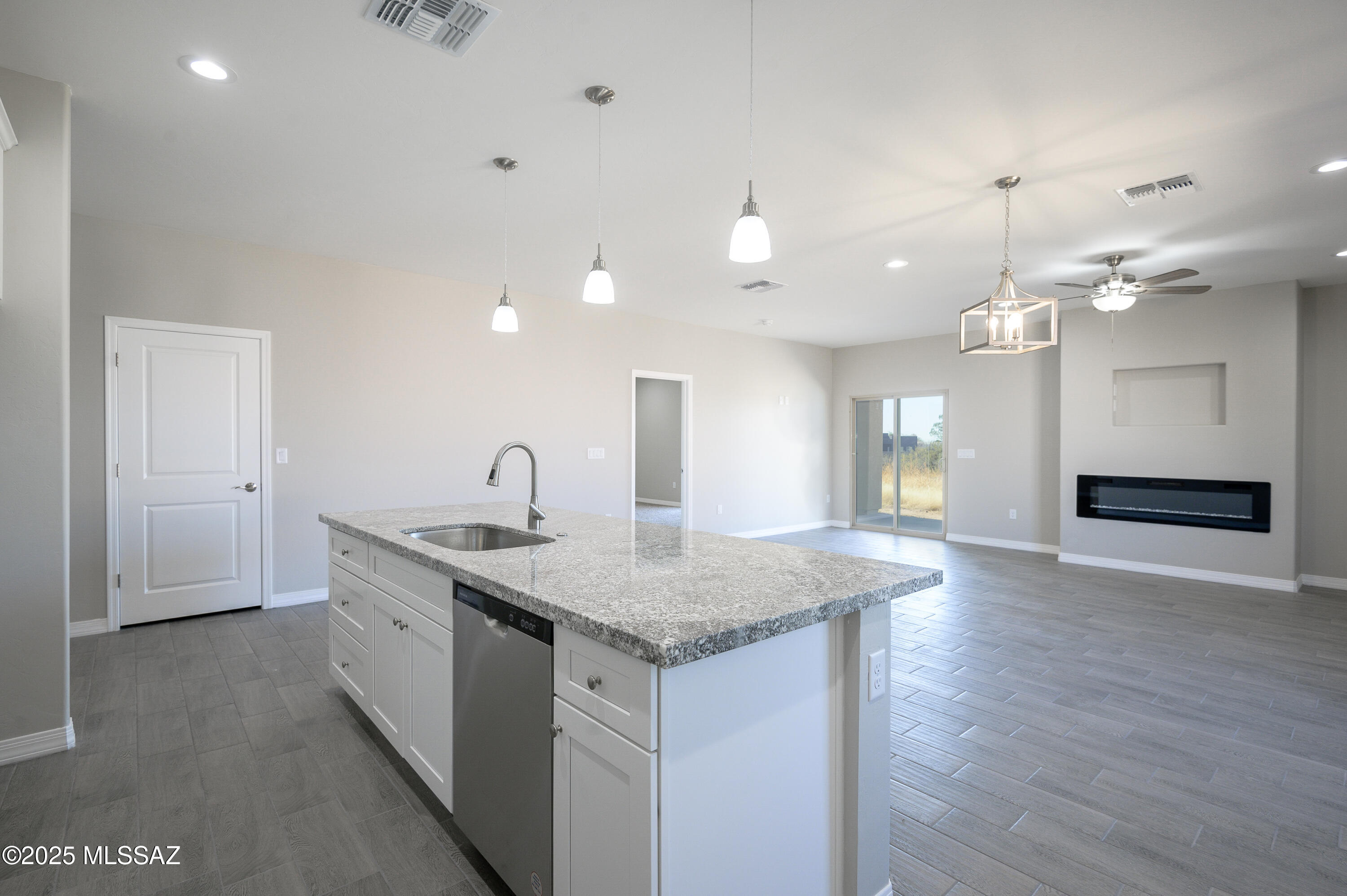 172 S Charleston Avenue