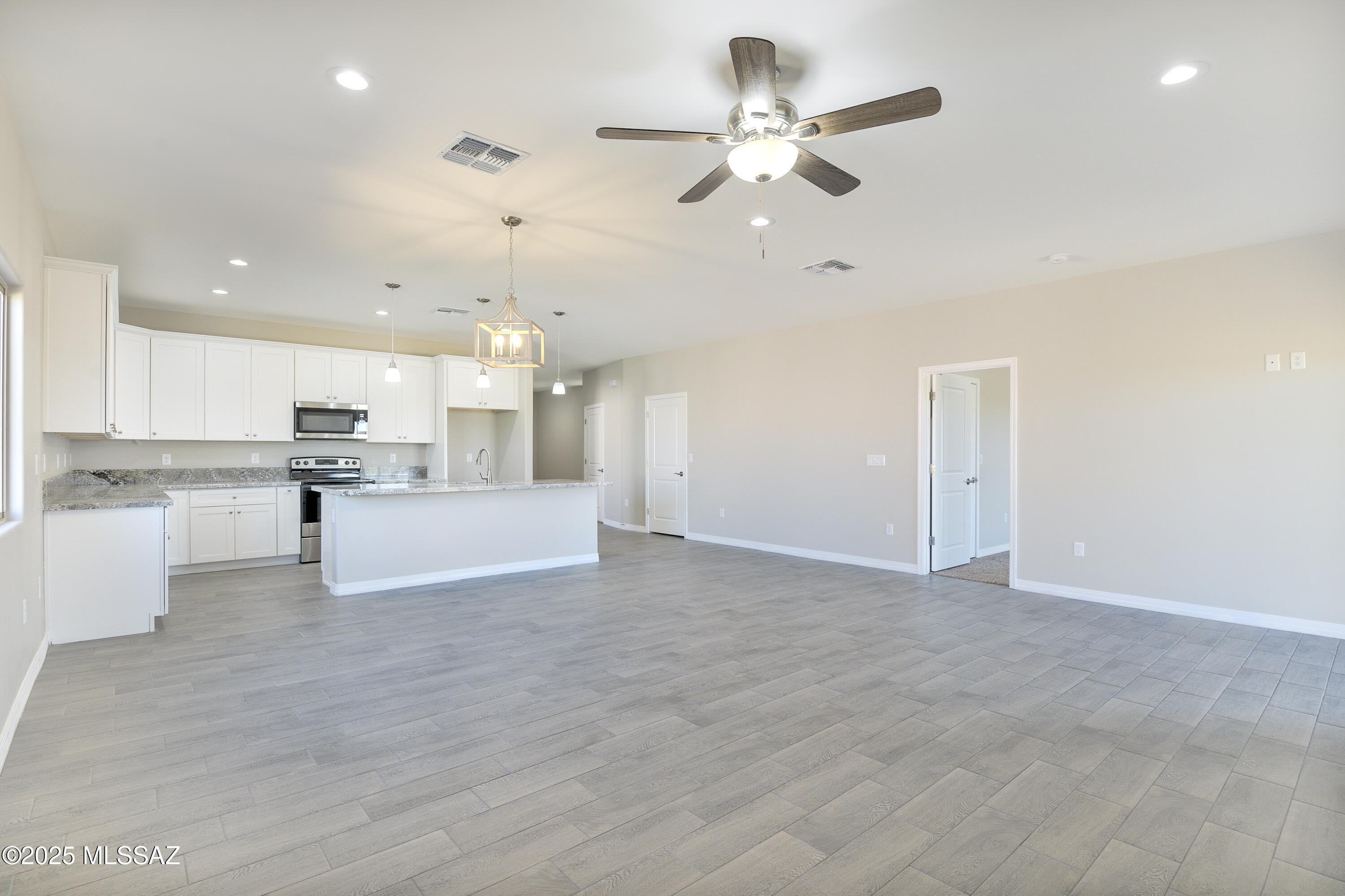 172 S Charleston Avenue