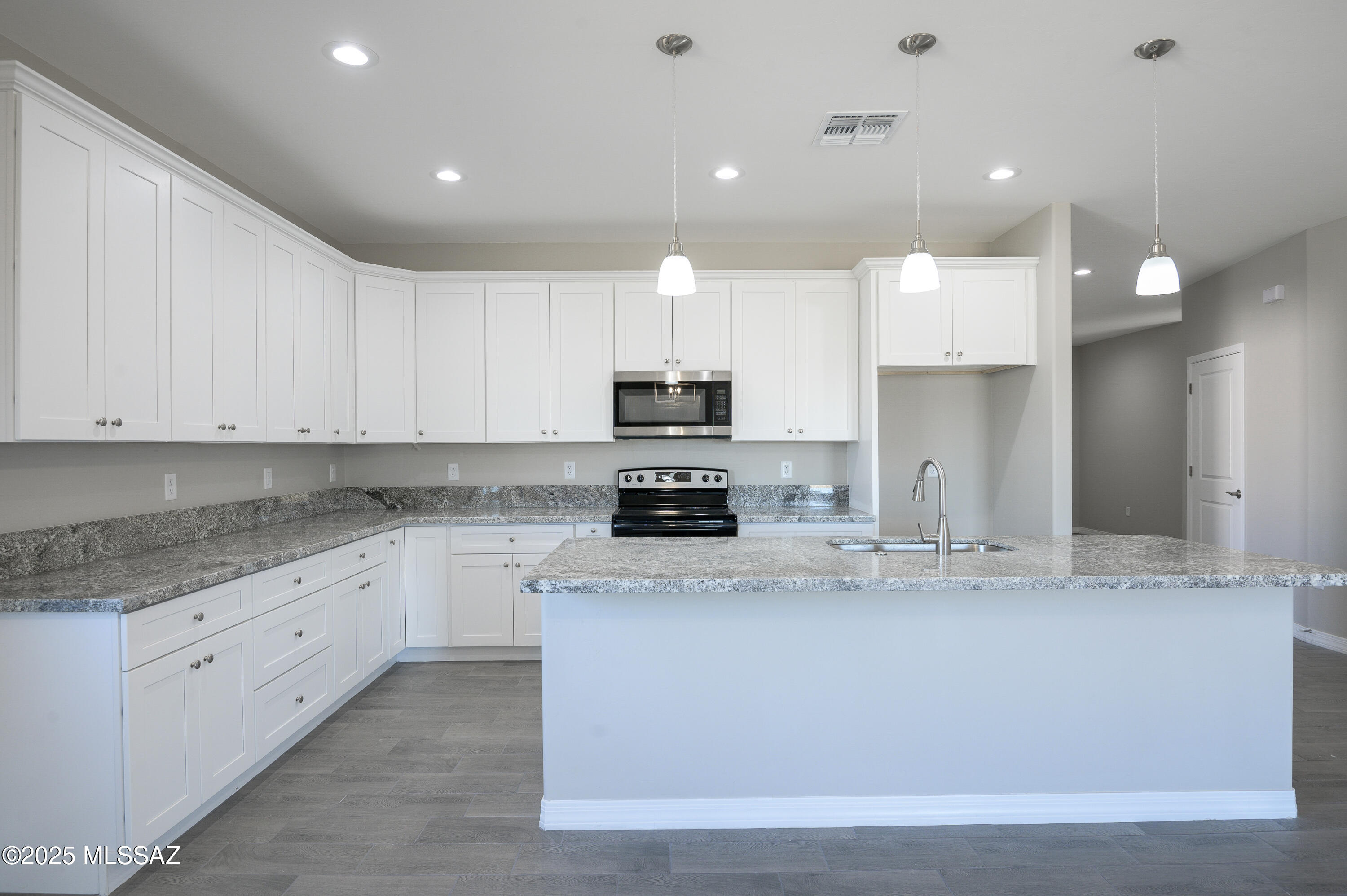 172 S Charleston Avenue