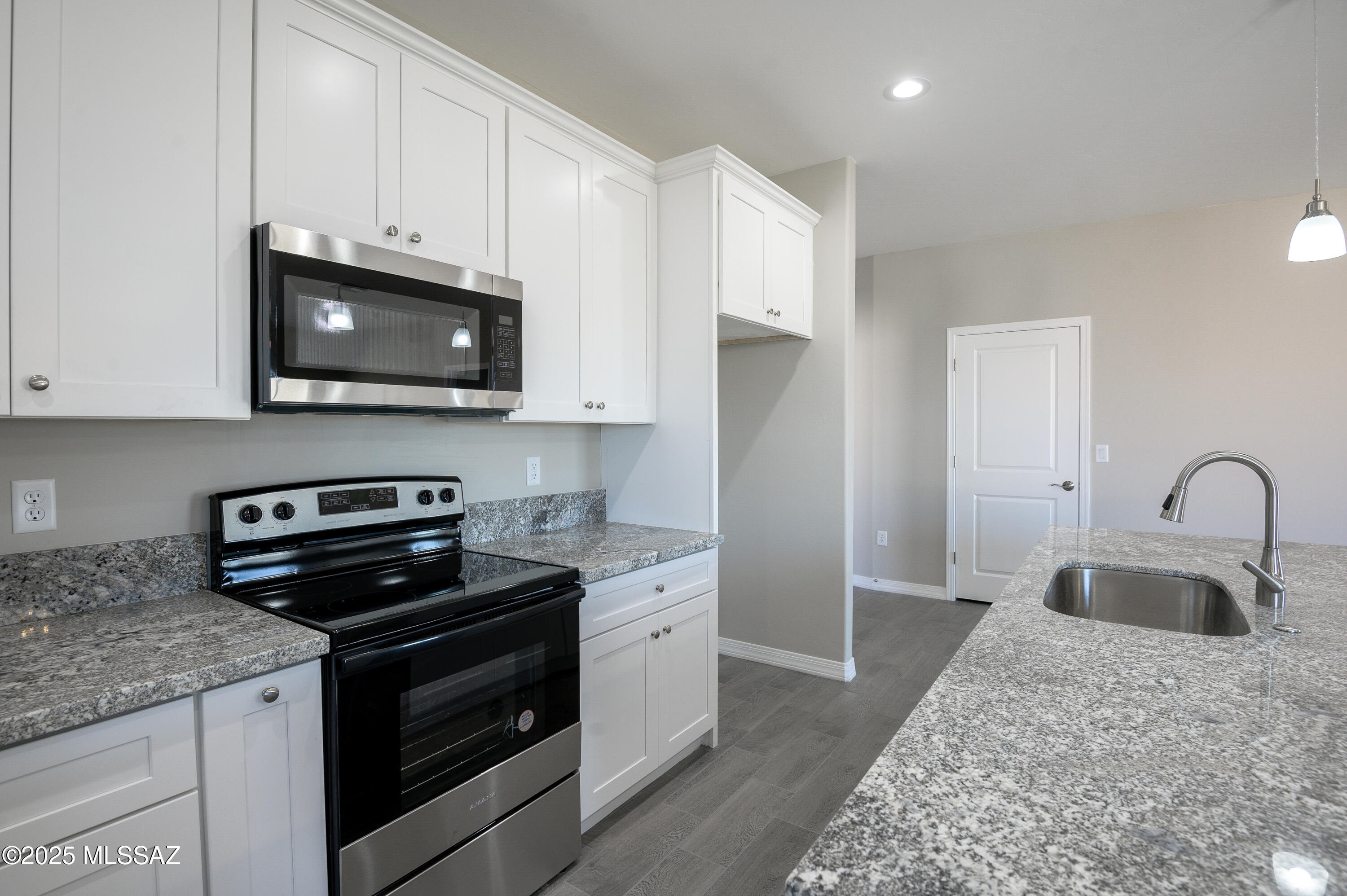 172 S Charleston Avenue