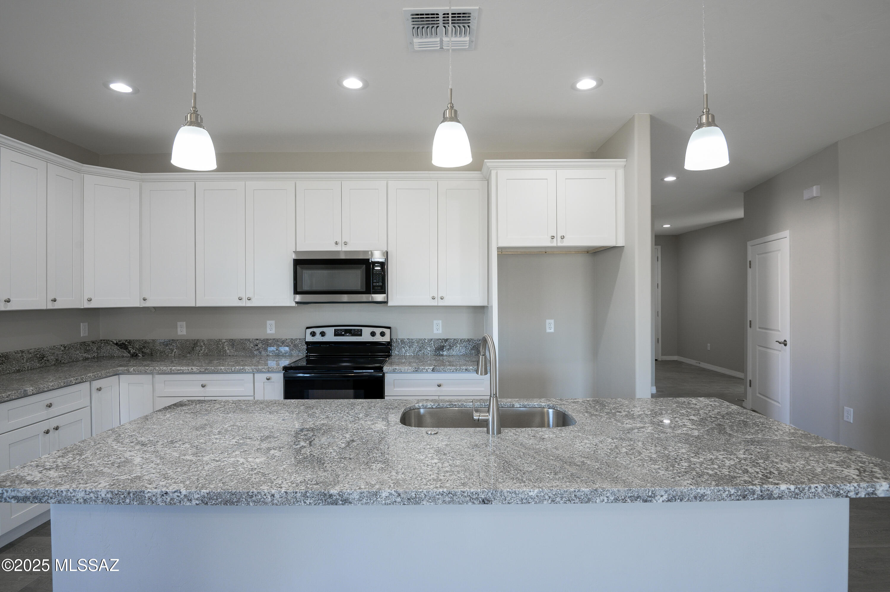 172 S Charleston Avenue