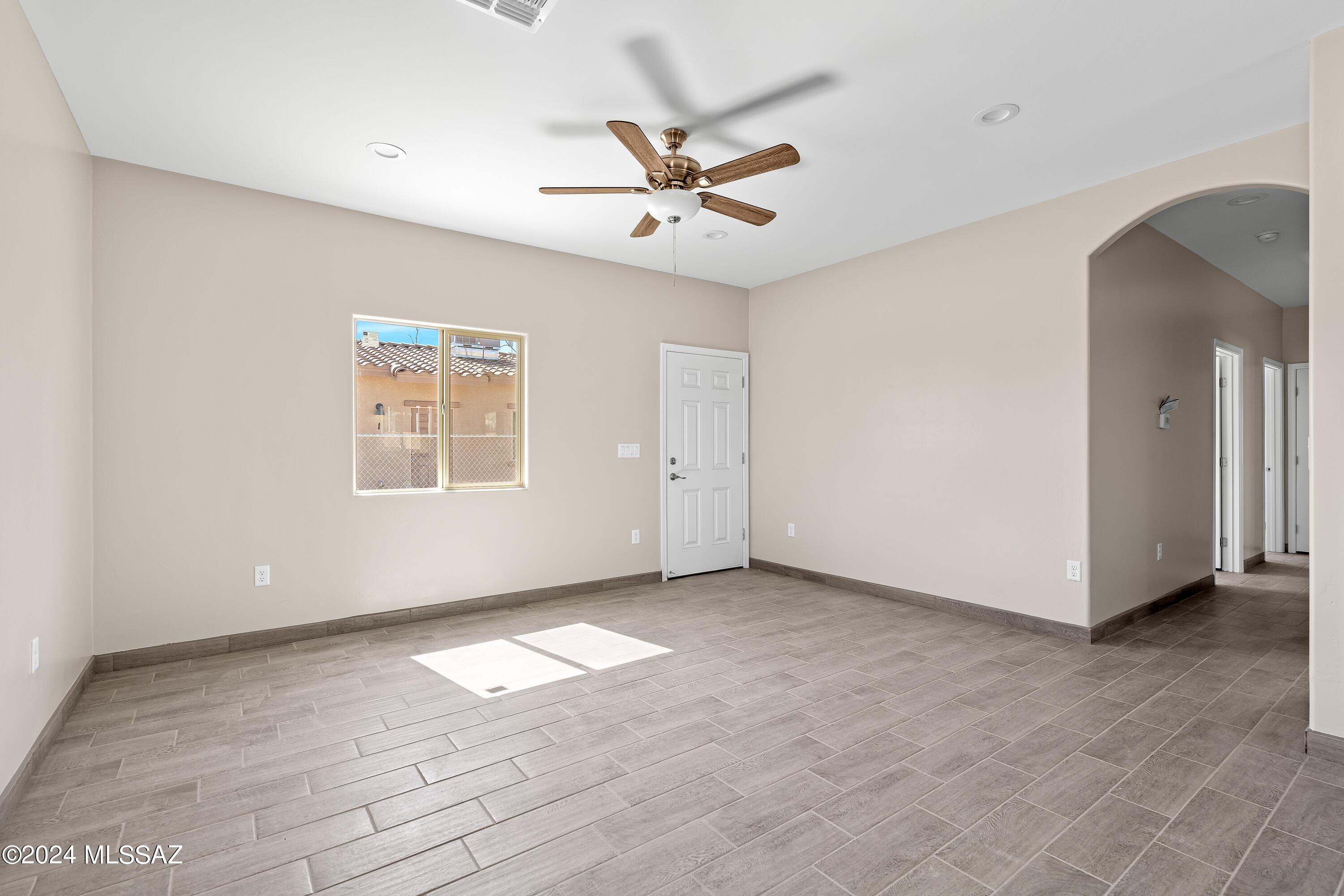 1358 N Apache Drive