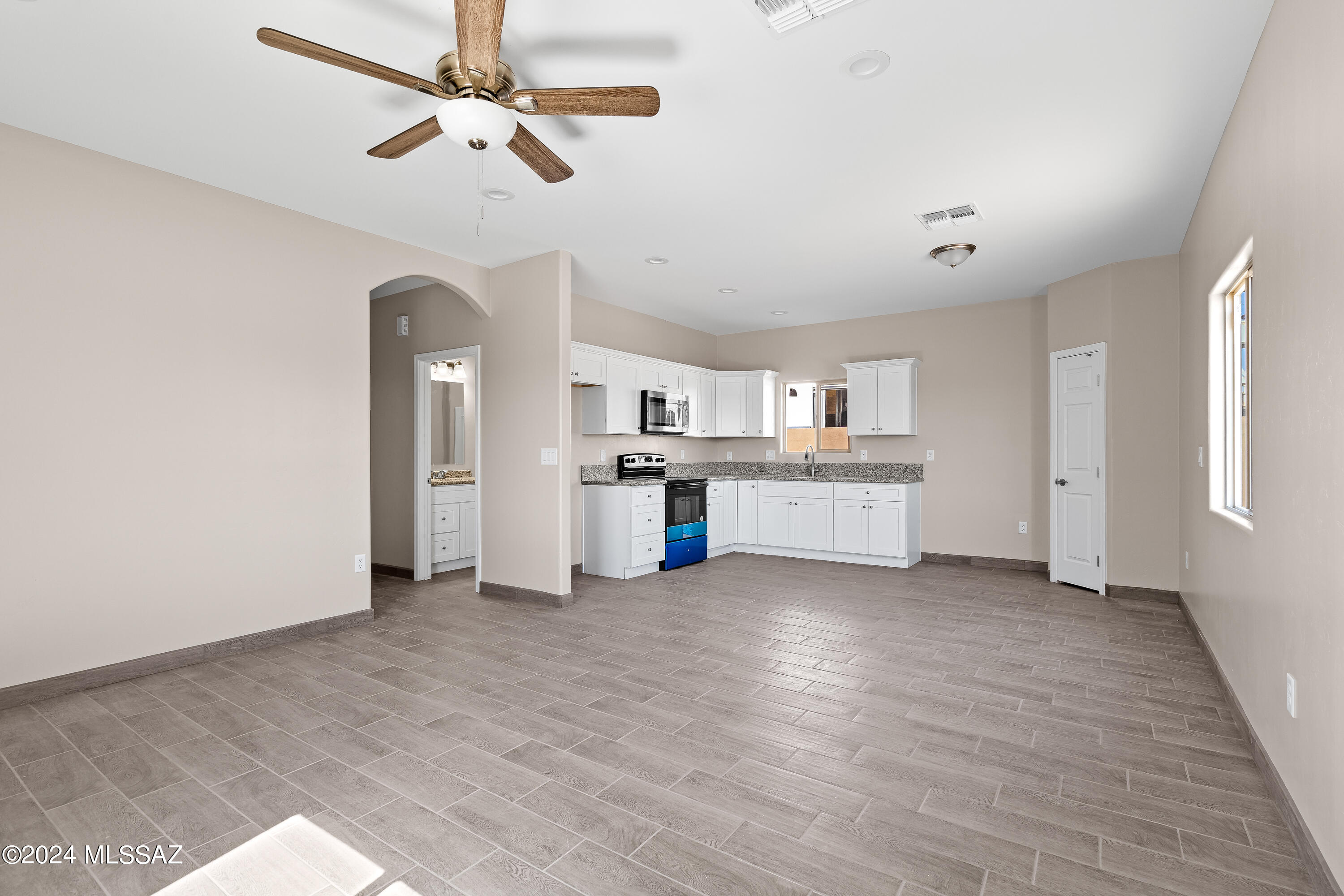 1358 N Apache Drive