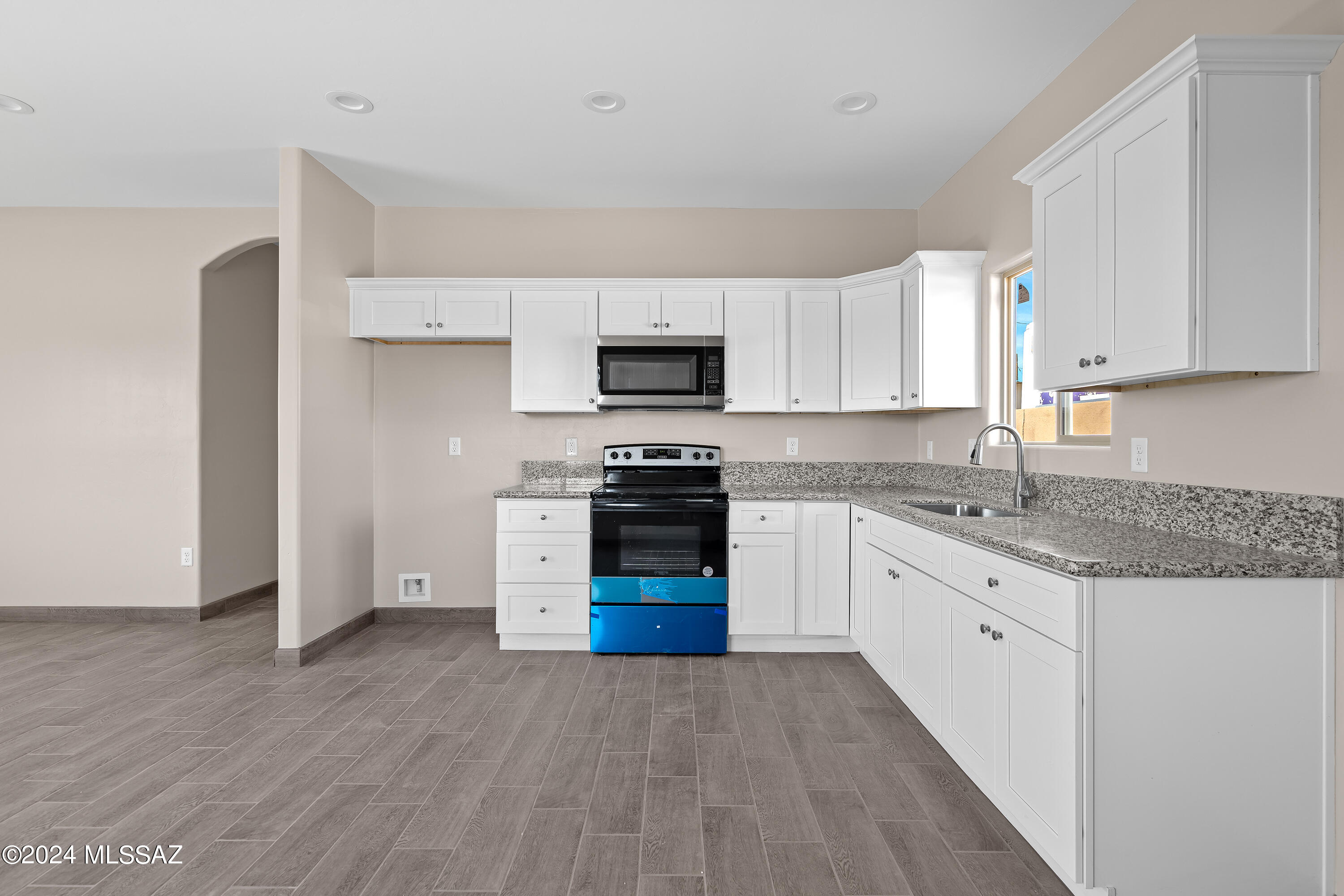 1358 N Apache Drive