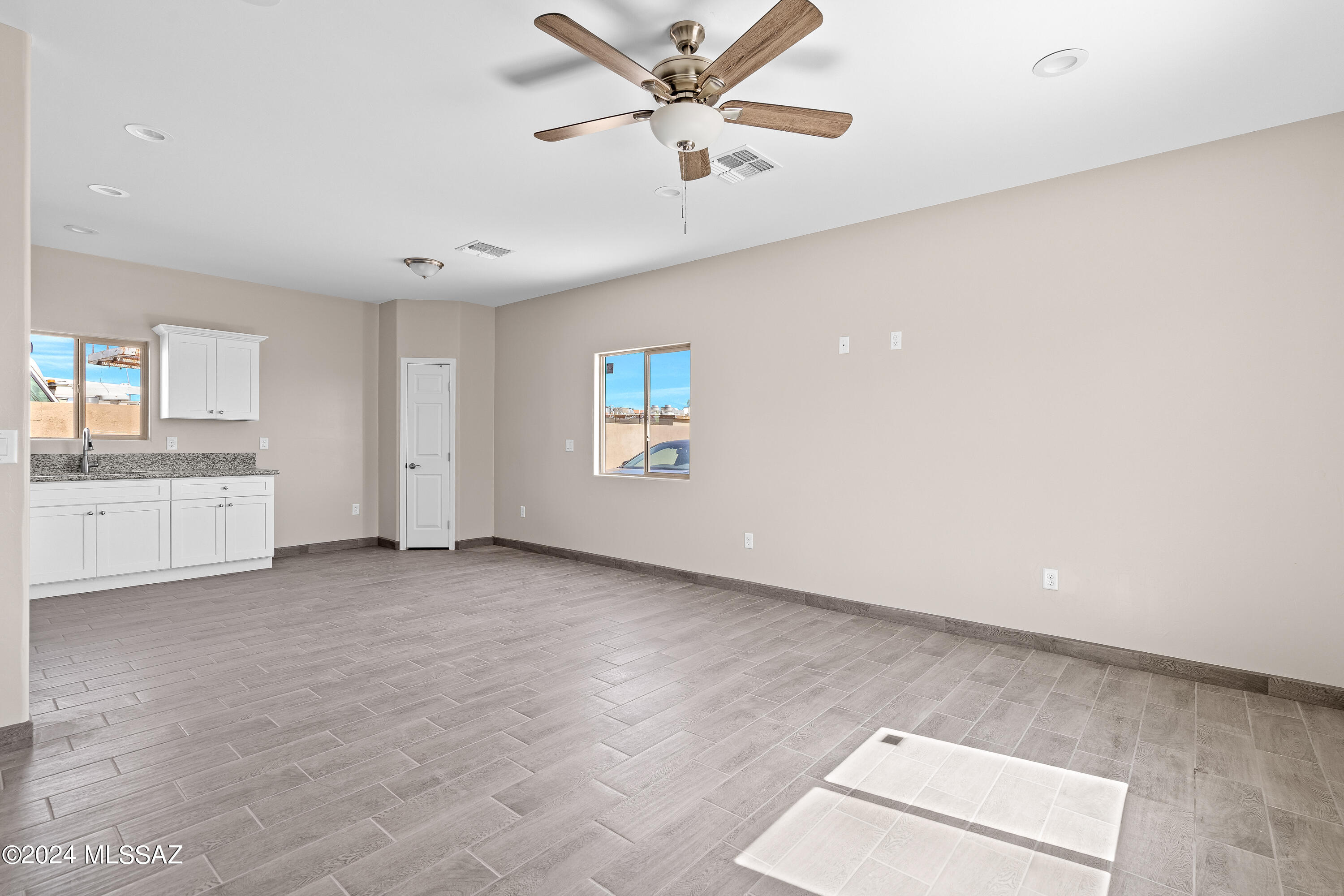 1358 N Apache Drive