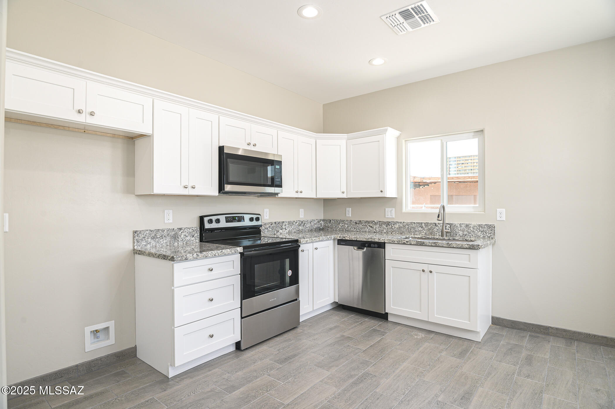 1224 N 13th Avenue