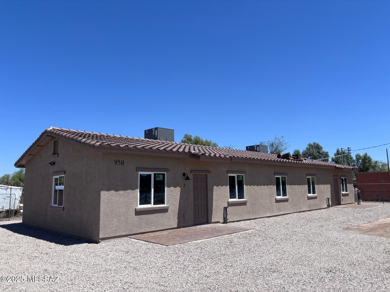 950 W Silverlake Road