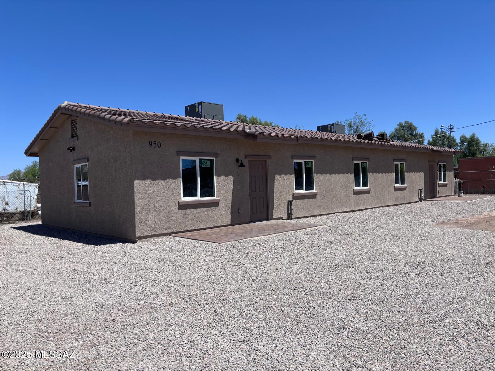 950 W Silverlake Road