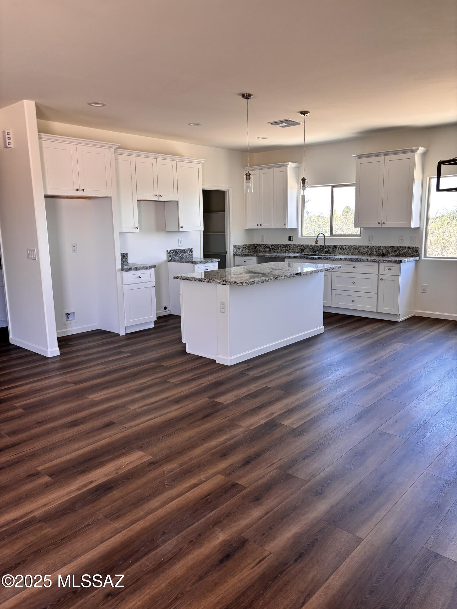 3152 E Andrada Road