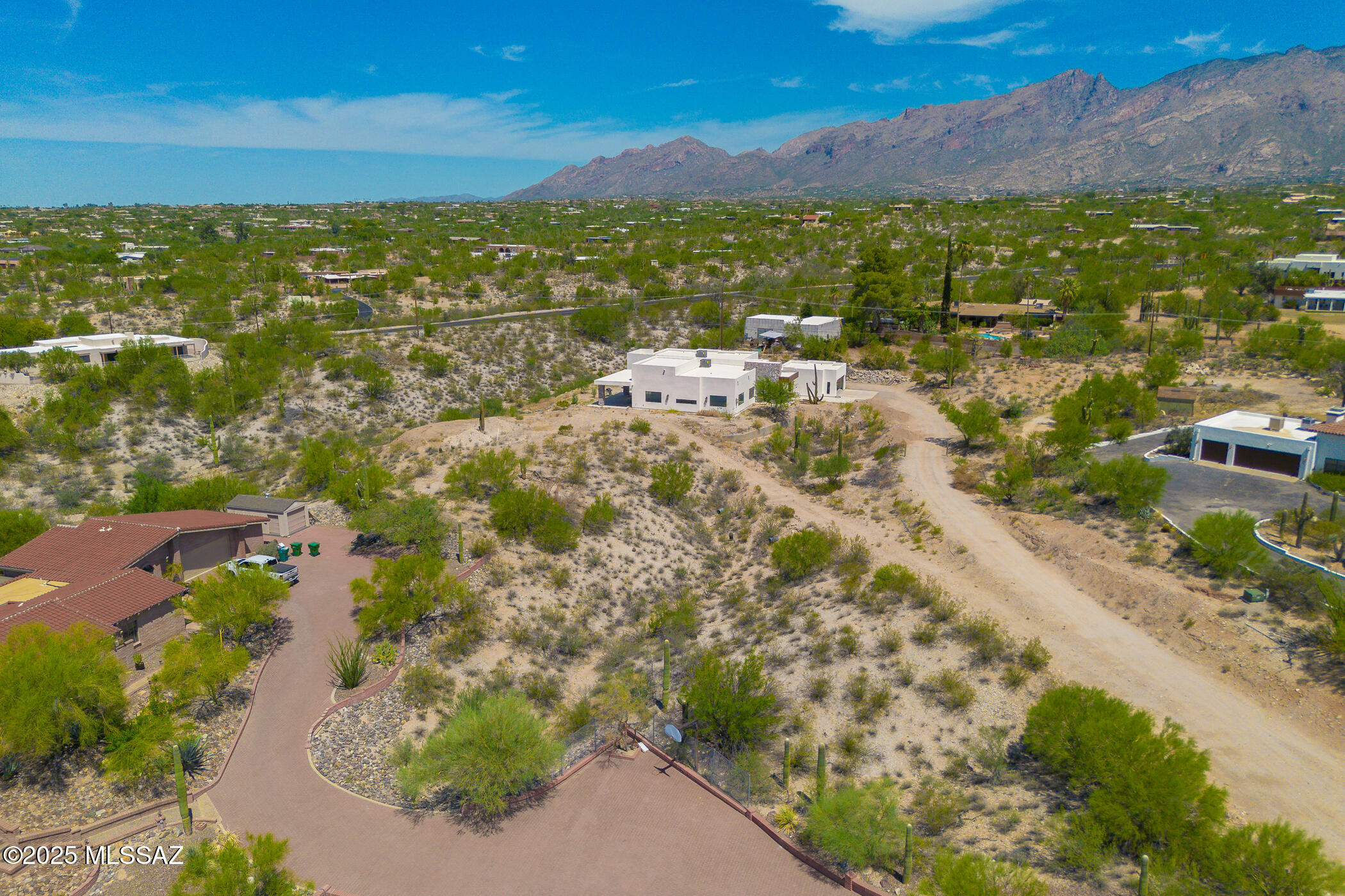 4657 E Coachlight Lane Unit: 13