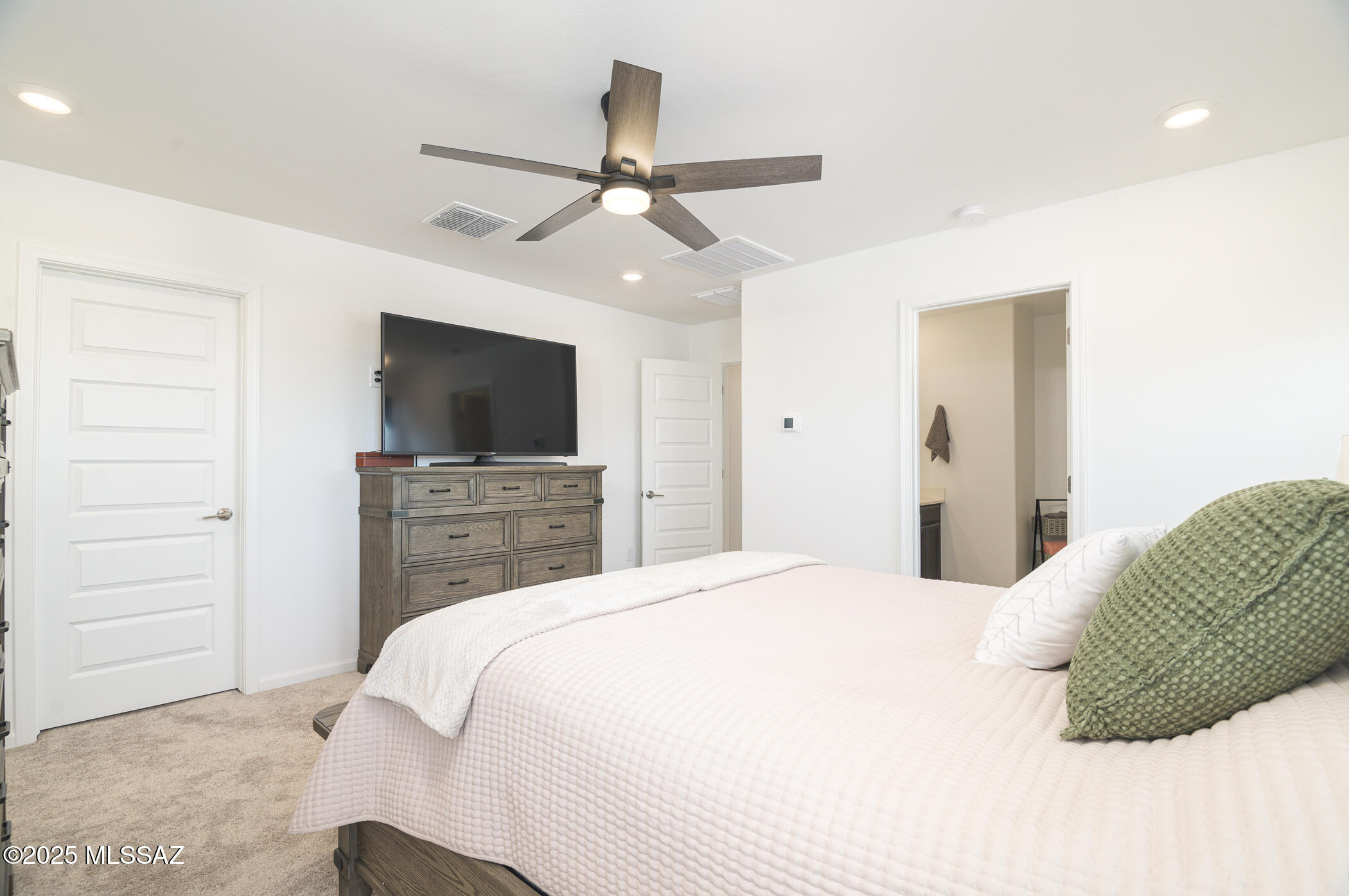 7121 W Vineridge Drive