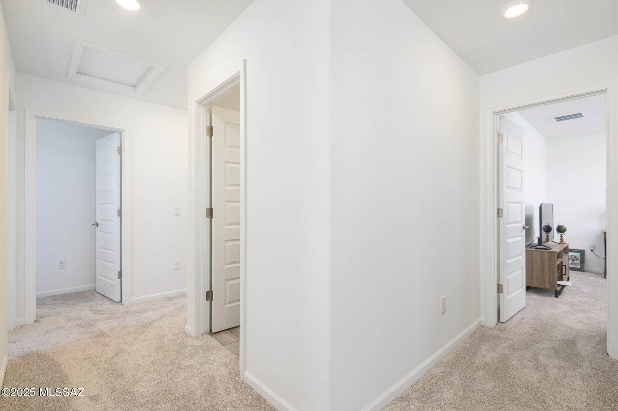 7121 W Vineridge Drive